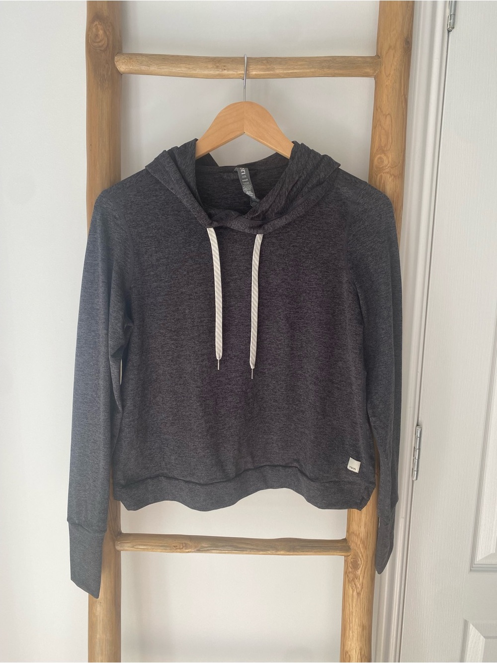 Vuori Women's Halo Essential Dreamknit Hoodie Charcoal Heather Size Small